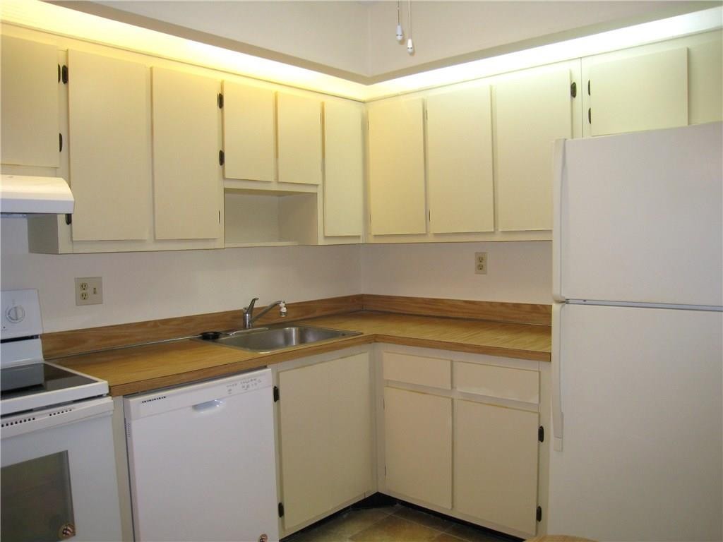 KINGS POINT - Residential