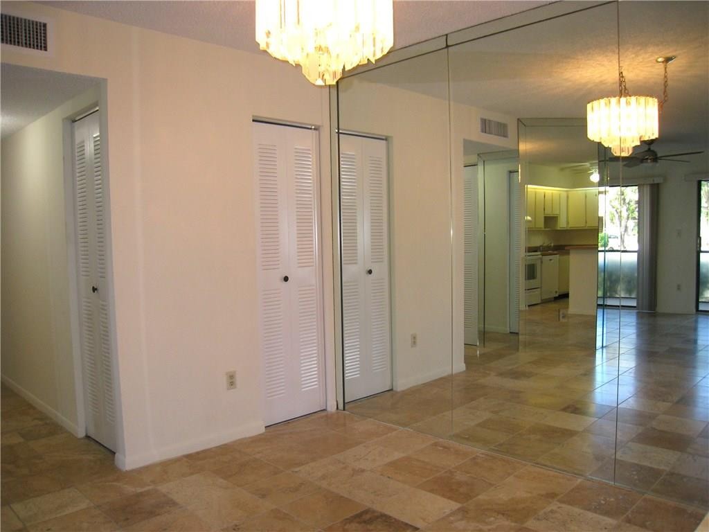 KINGS POINT - Residential
