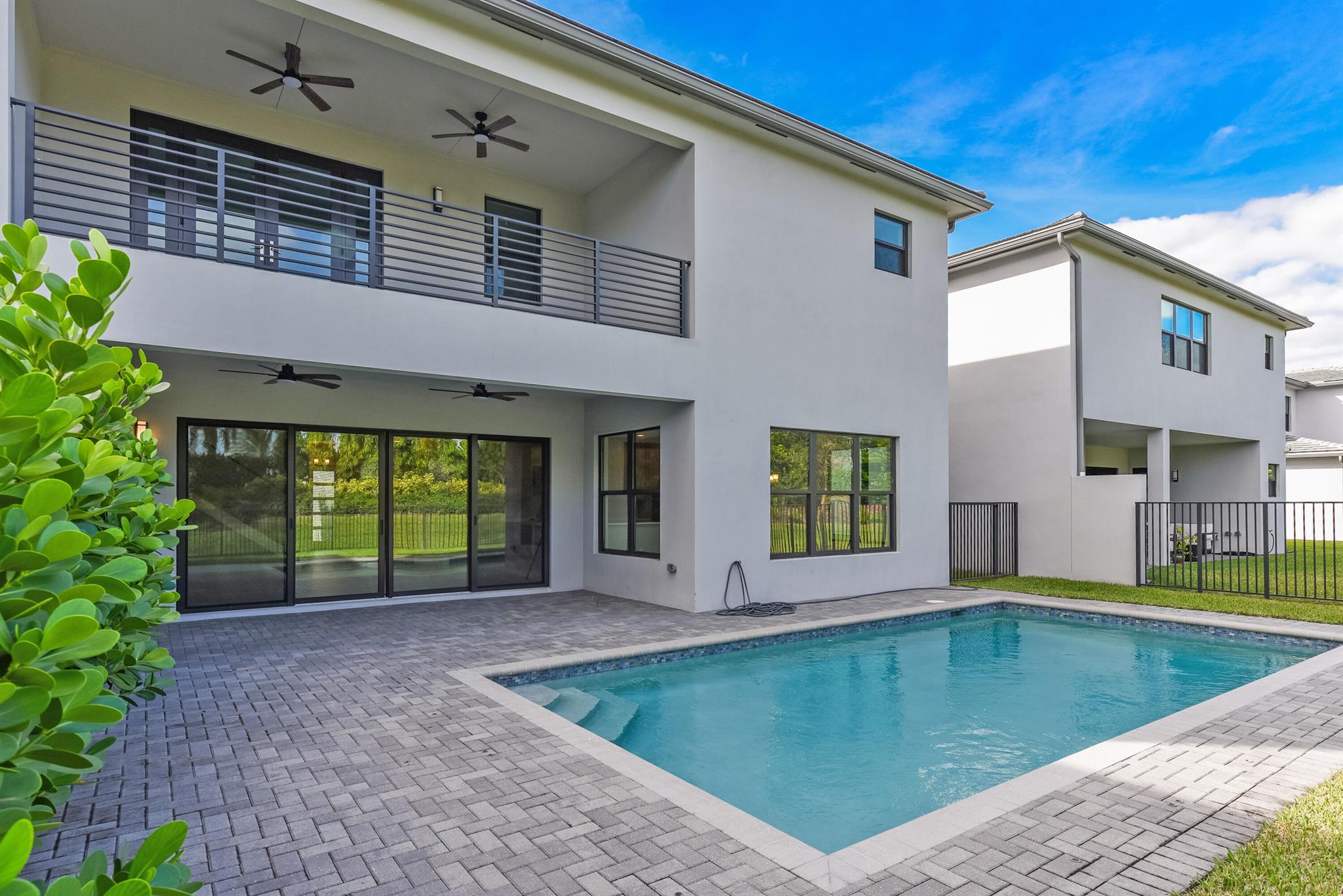 Lotus Palm - Residential