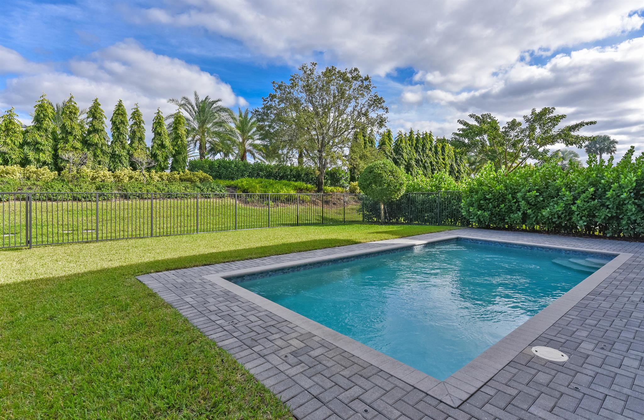 Lotus Palm - Residential