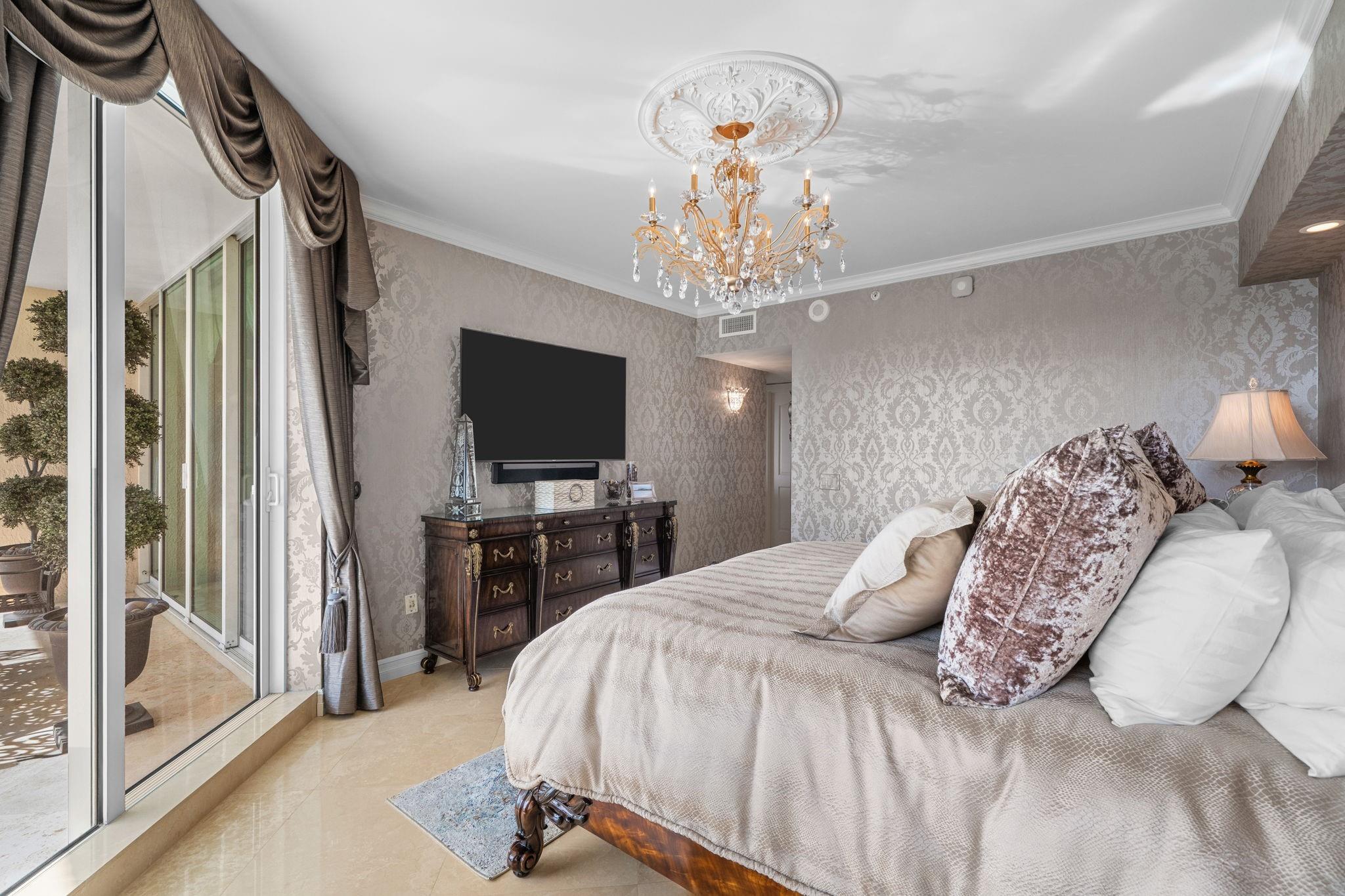 LAS OLAS GRAND - Residential