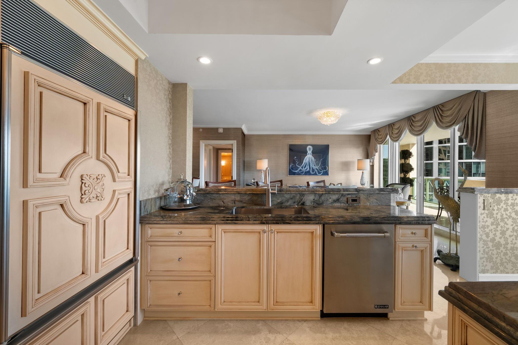 LAS OLAS GRAND - Residential