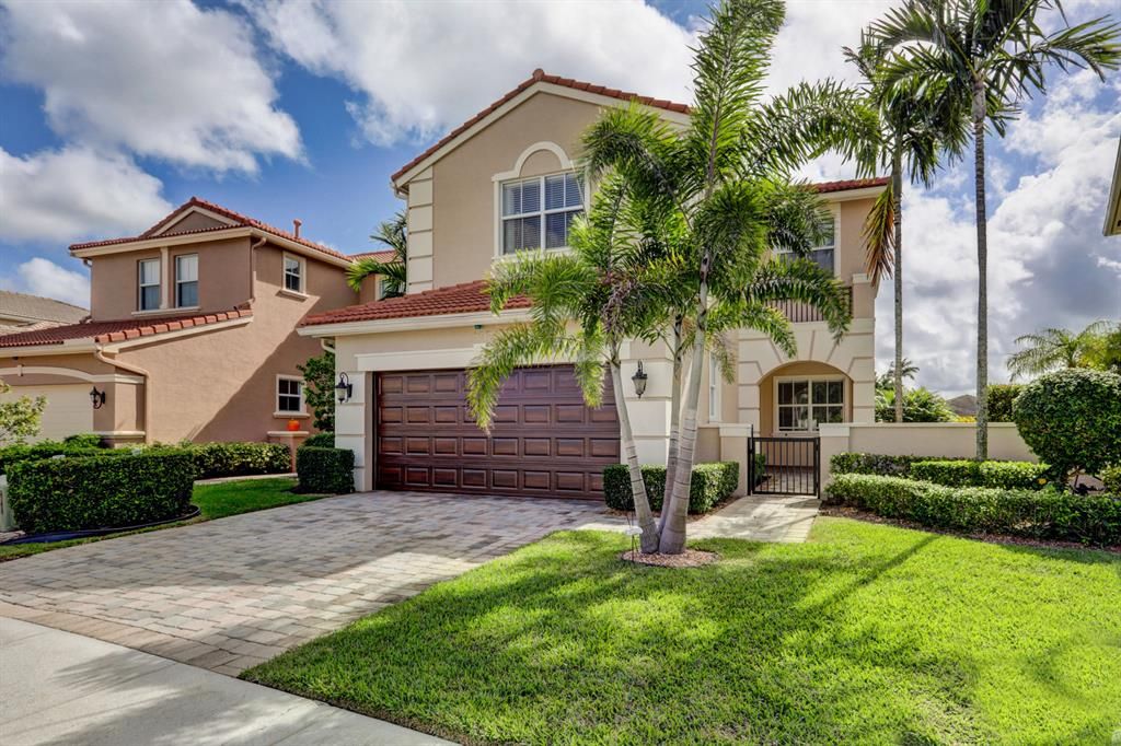 Photo of 105 Isle Verde Way, Palm Beach Gardens, FL 33418 (MLS # R10758320)