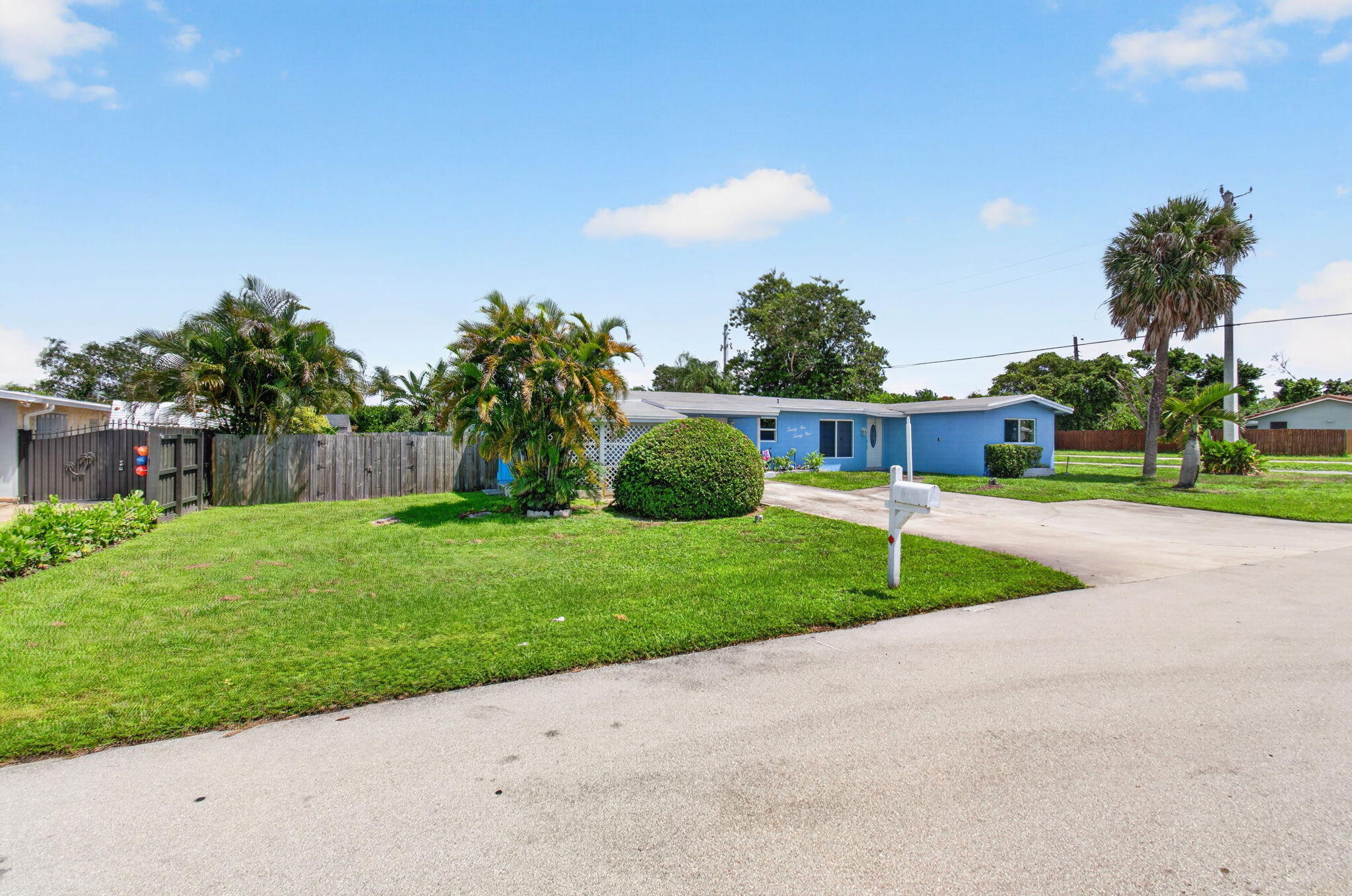 2521 Myrica Road