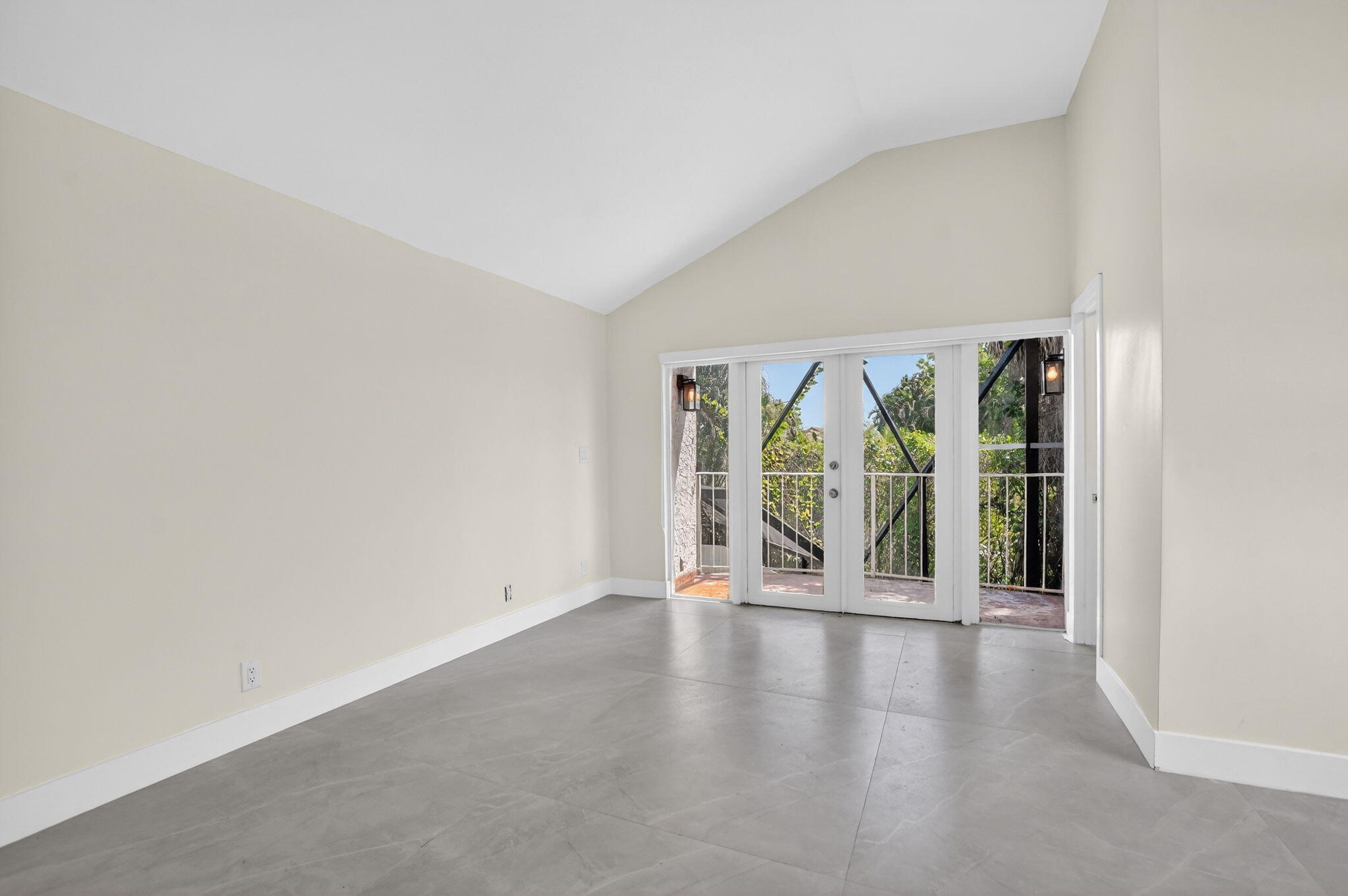 DEL MAR VILLAGE - Residential