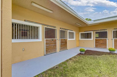 A home in Loxahatchee