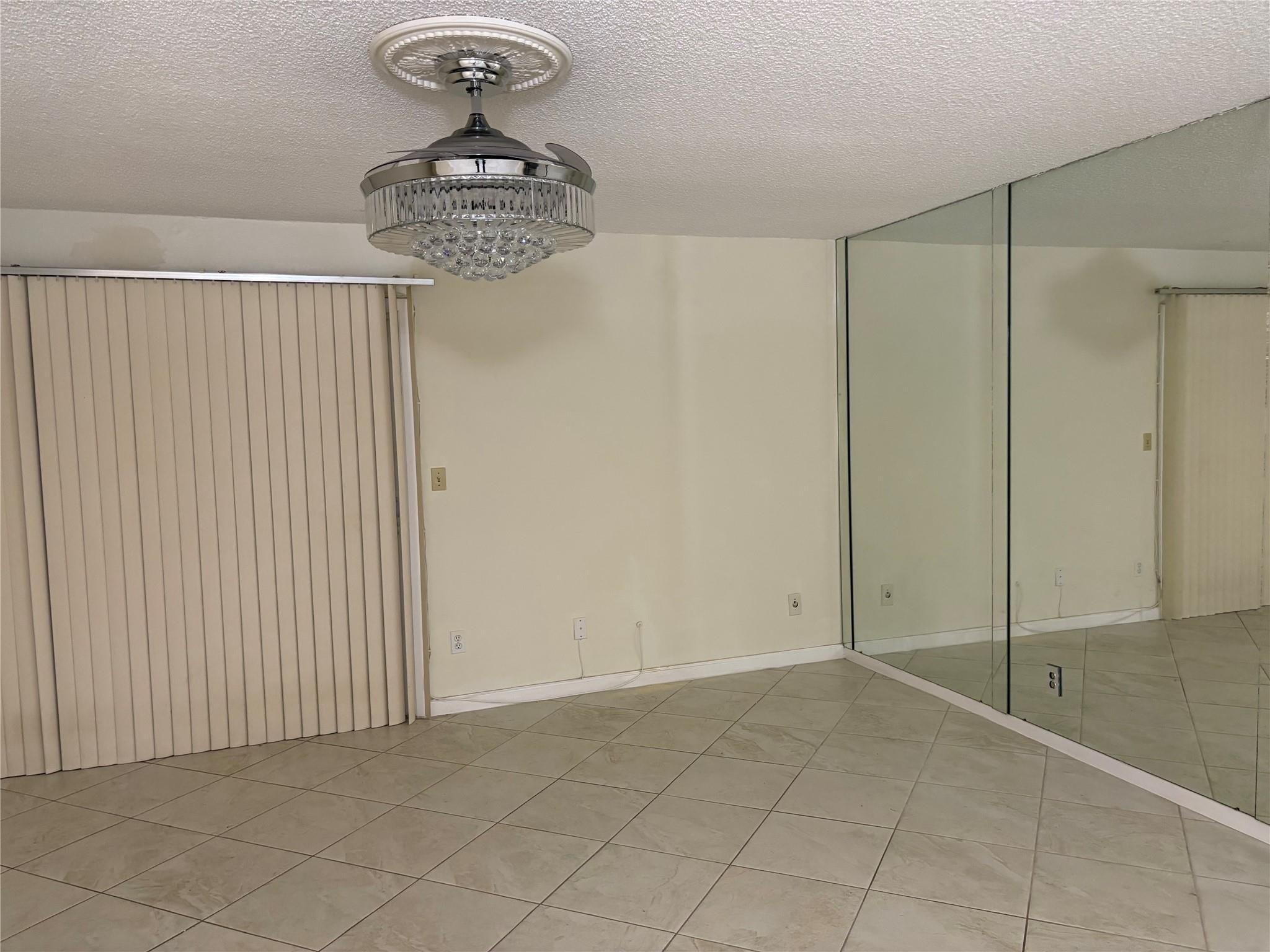 PARK PLAZA TOWNHOUSE COND - Residential Lease