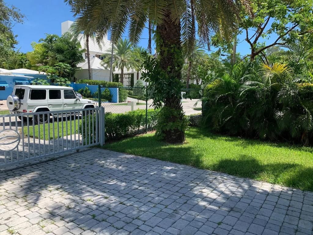 Photo of 1740 SE 7th Street, Fort Lauderdale, FL 33301 (MLS # R11120604)