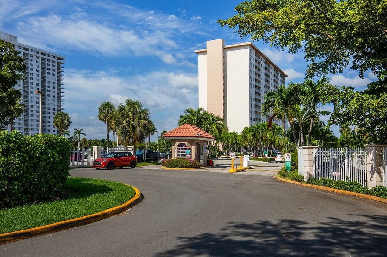 COASTAL TOWERS CONDO - Residential Lease