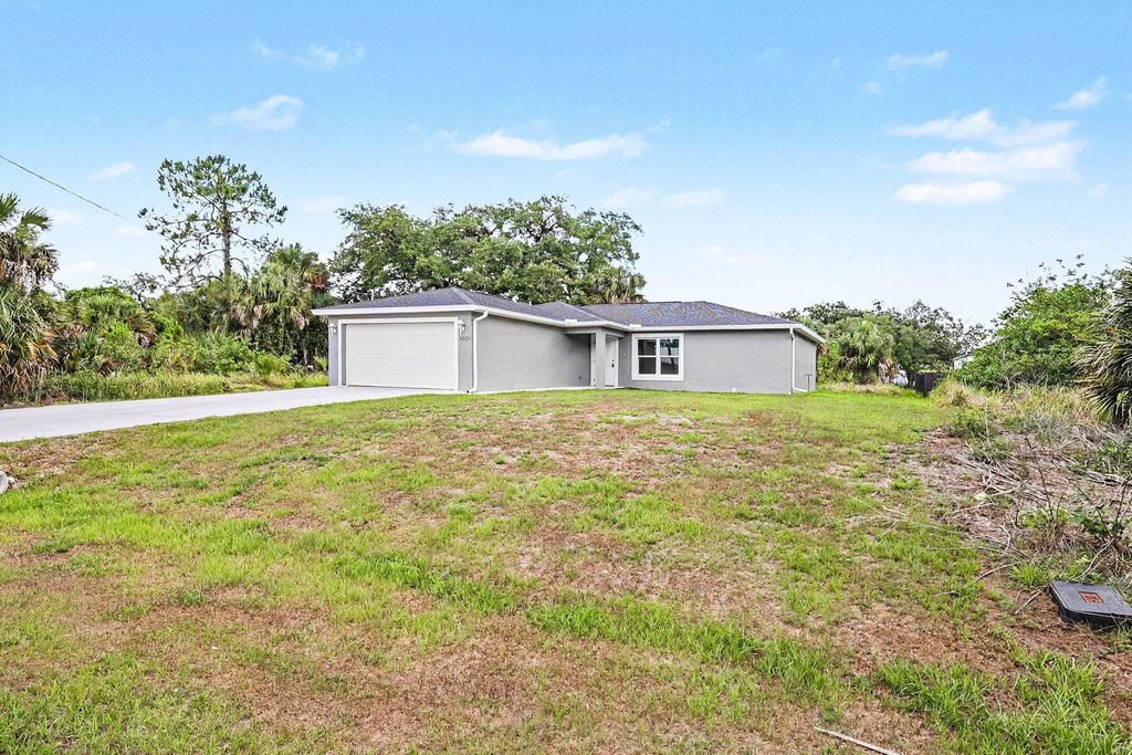 Photo of 1031 S Bronze Court, Labelle, FL 33935 (MLS # B26032890)