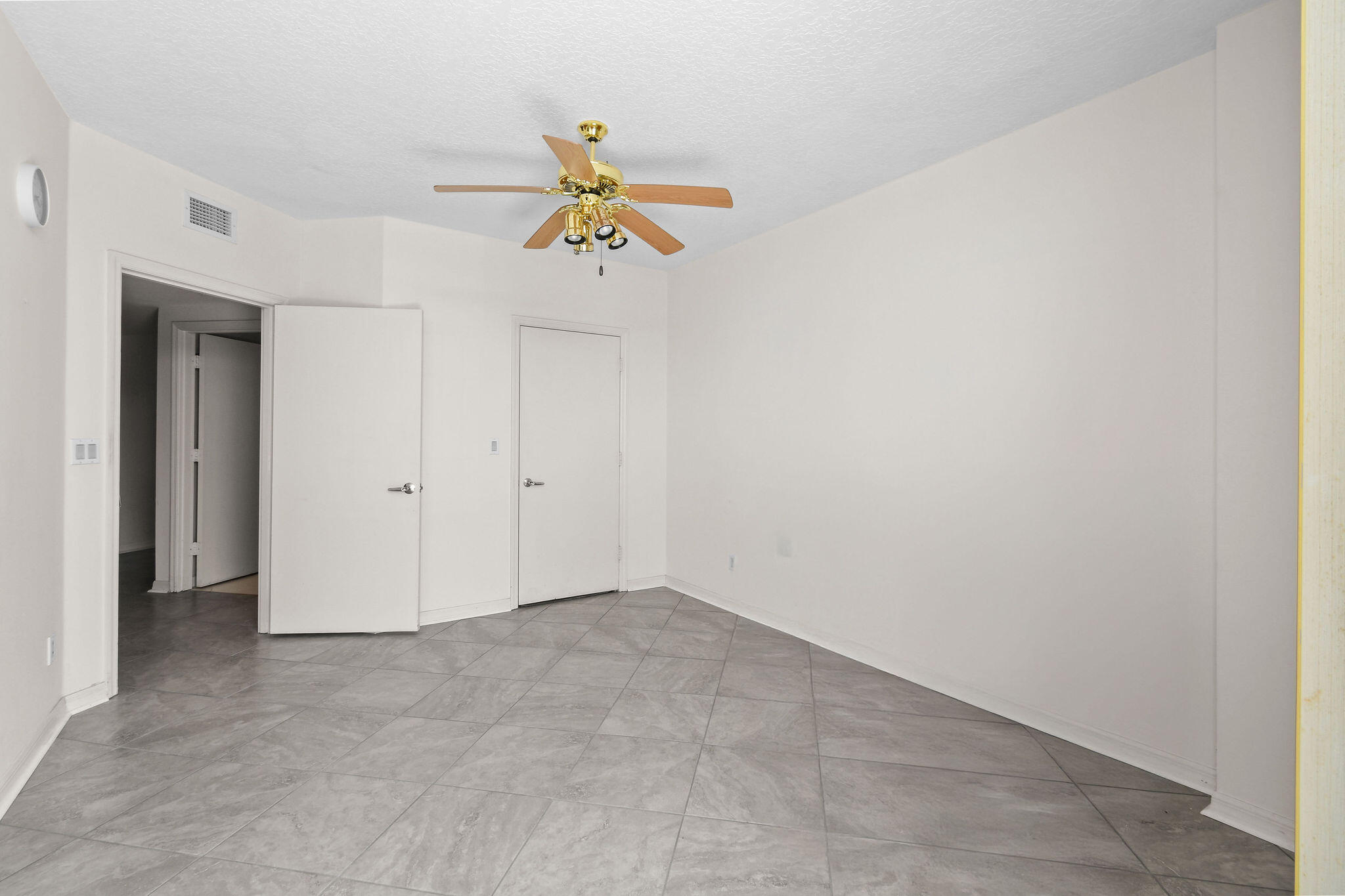 REGENCY ISLAND DUNES - Residential