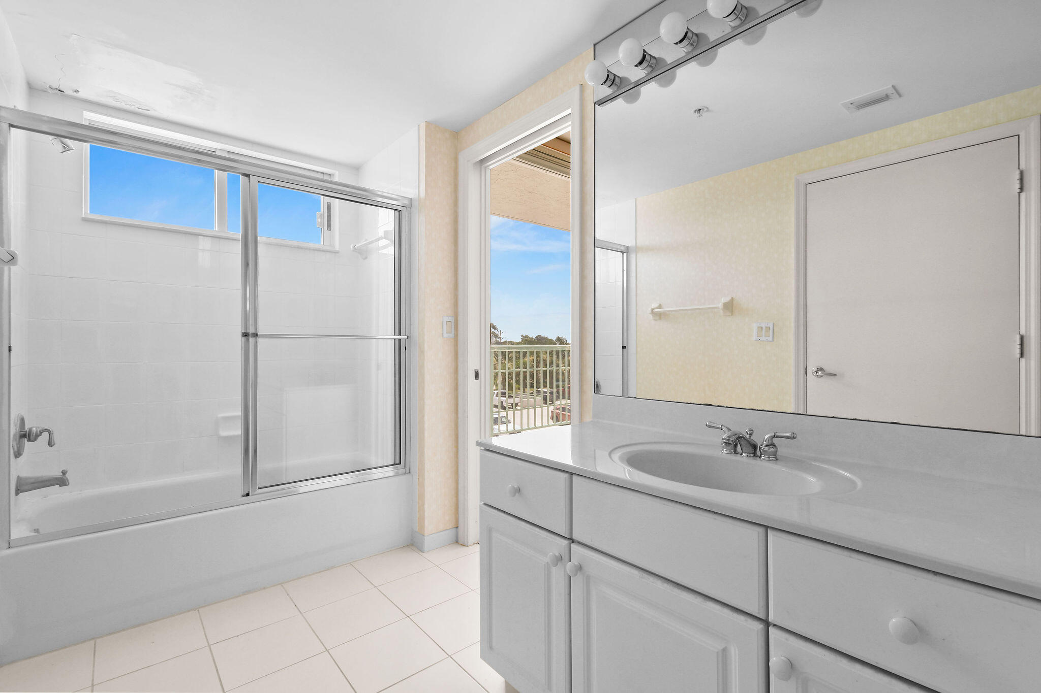 REGENCY ISLAND DUNES - Residential