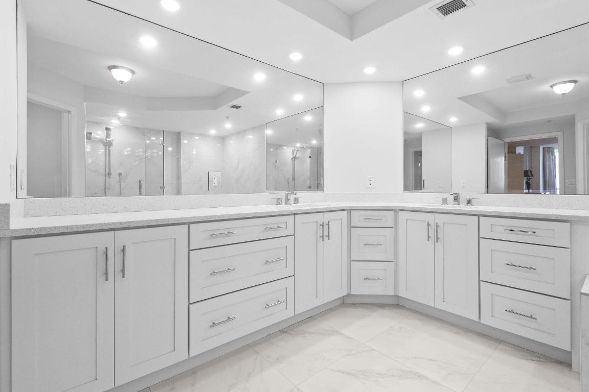 REGENCY ISLAND DUNES - Residential