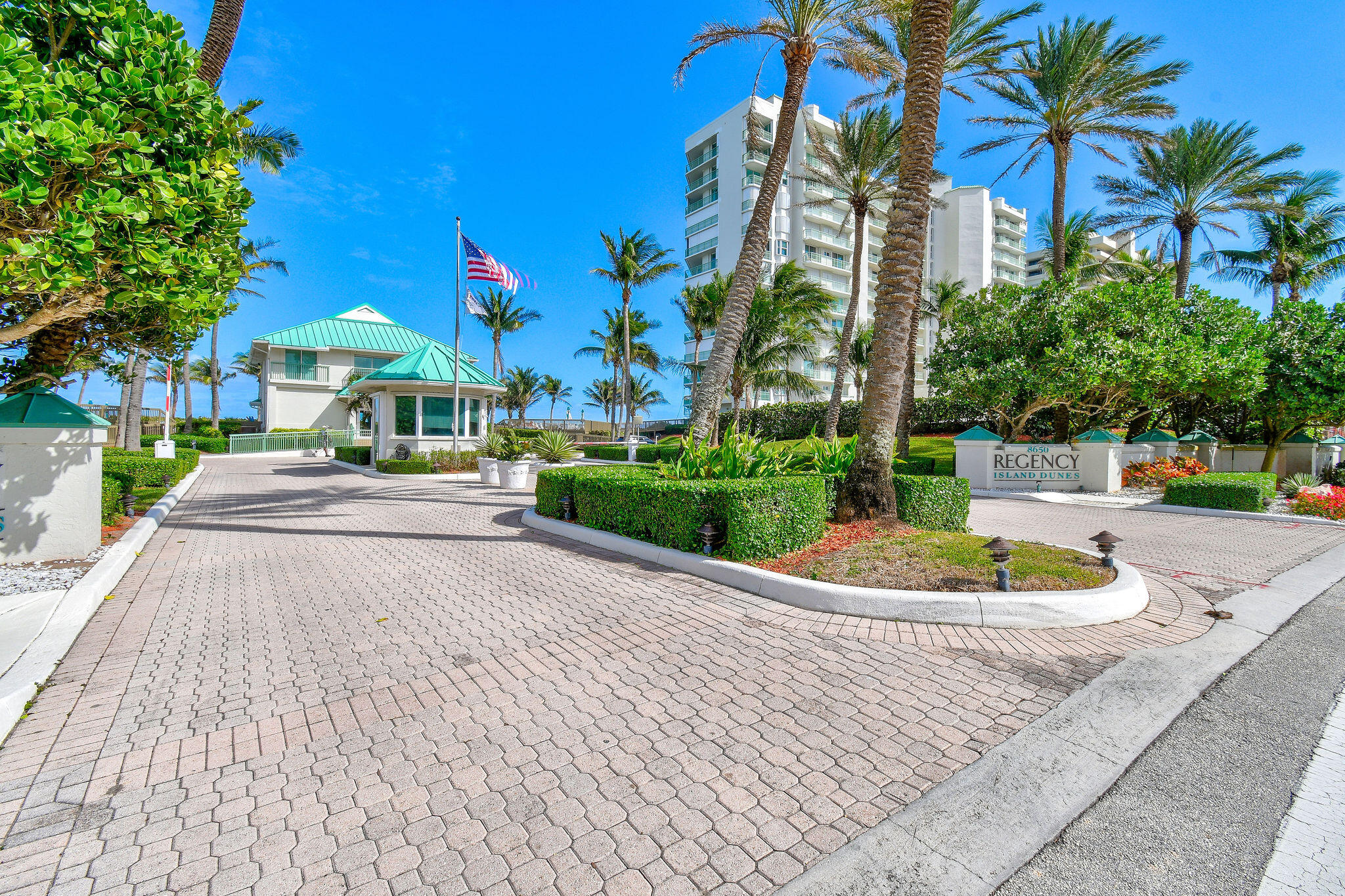 REGENCY ISLAND DUNES - Residential