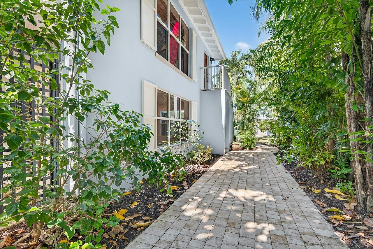 BEACH HOUSE COTTAGES - Residential