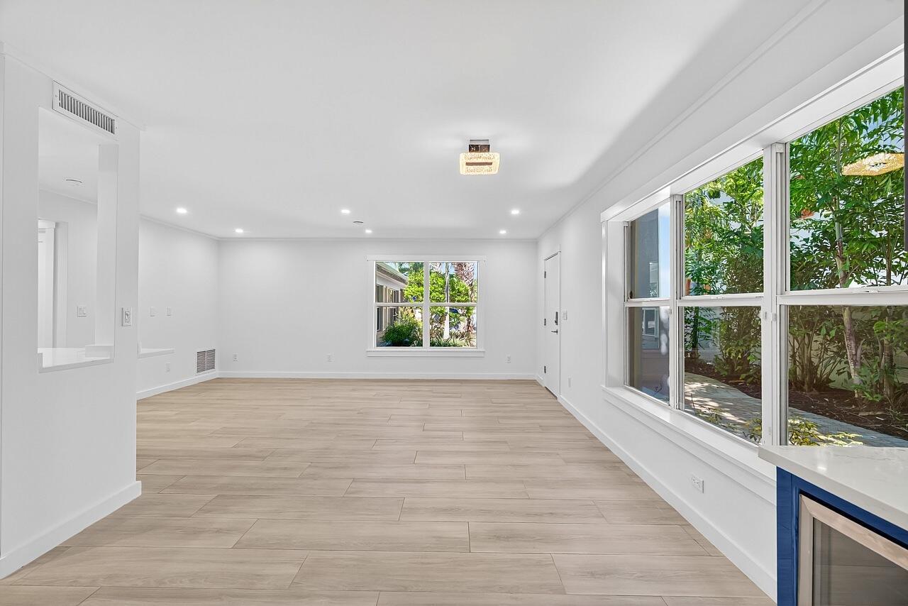 BEACH HOUSE COTTAGES - Residential