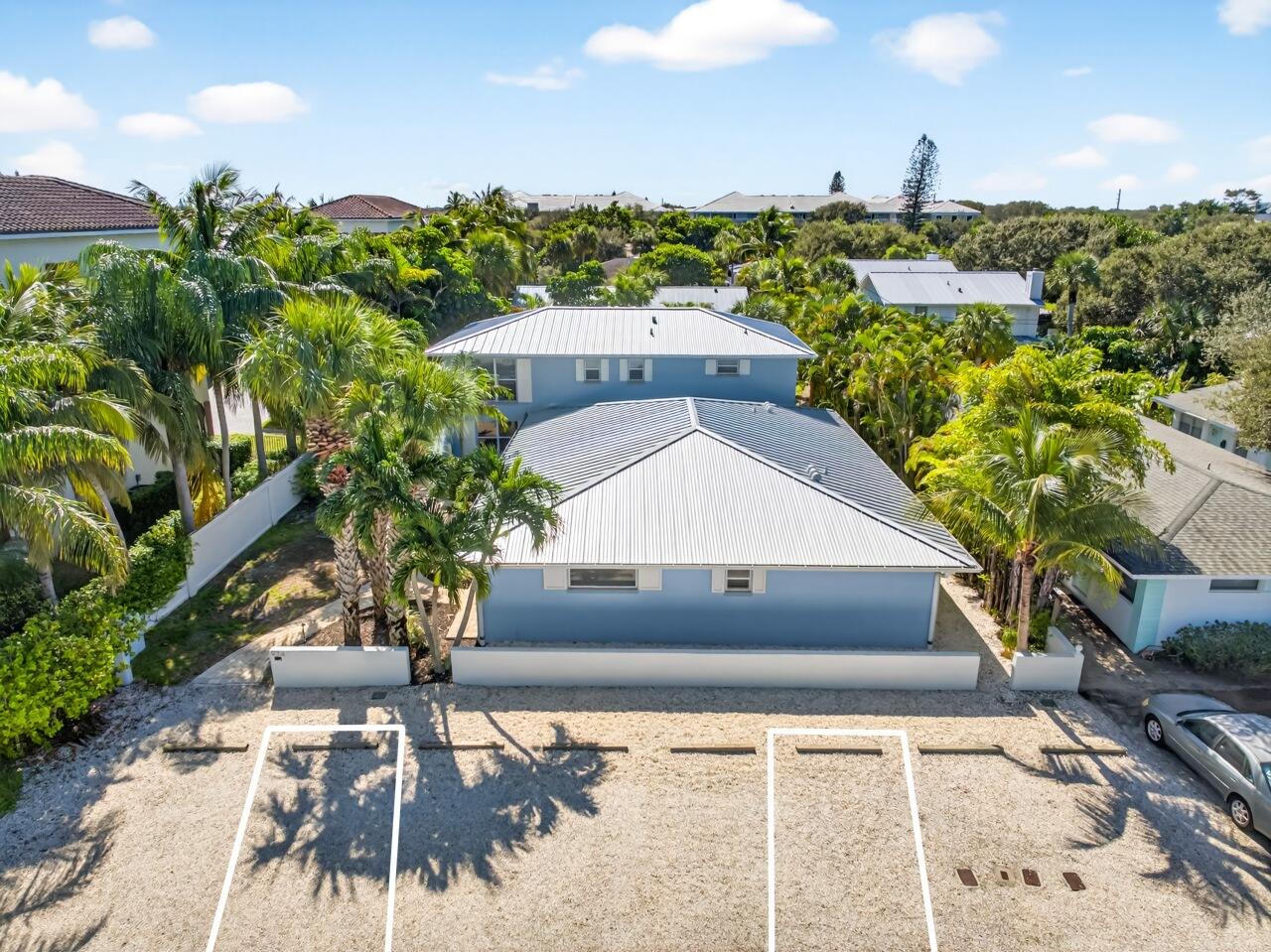 BEACH HOUSE COTTAGES - Residential