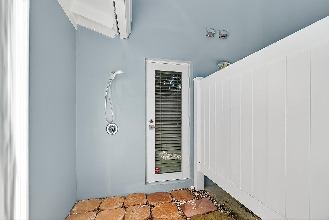 BEACH HOUSE COTTAGES - Residential