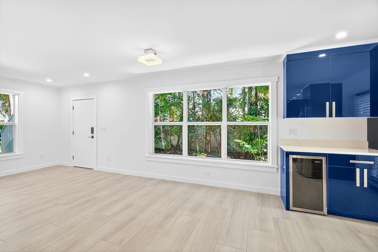 BEACH HOUSE COTTAGES - Residential