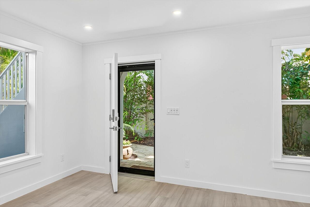 BEACH HOUSE COTTAGES - Residential