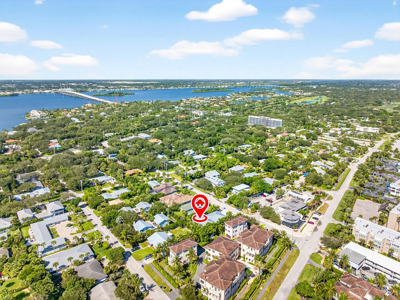 BEACH HOUSE COTTAGES - Residential