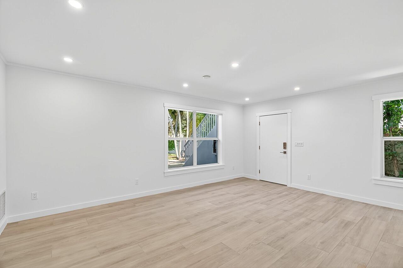 BEACH HOUSE COTTAGES - Residential