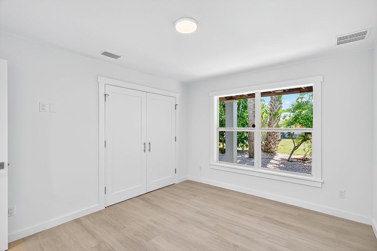 BEACH HOUSE COTTAGES - Residential