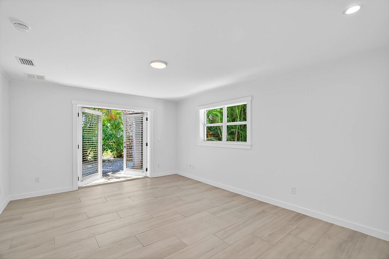 BEACH HOUSE COTTAGES - Residential