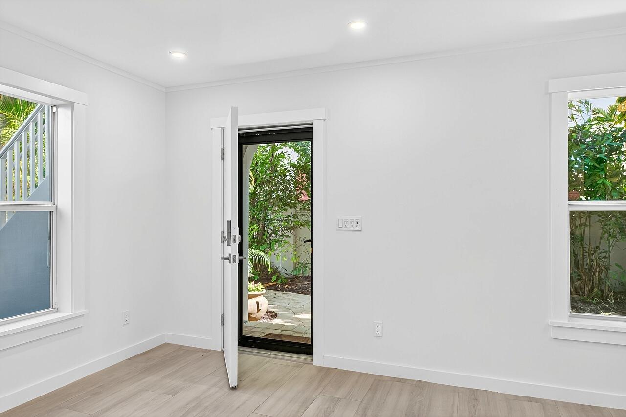 BEACH HOUSE COTTAGES - Residential