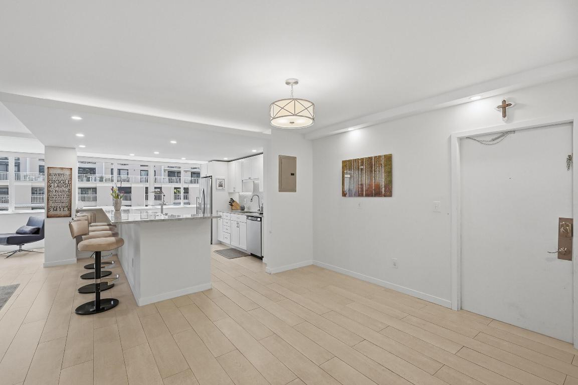 ROYAL MARINER CONDO - Residential