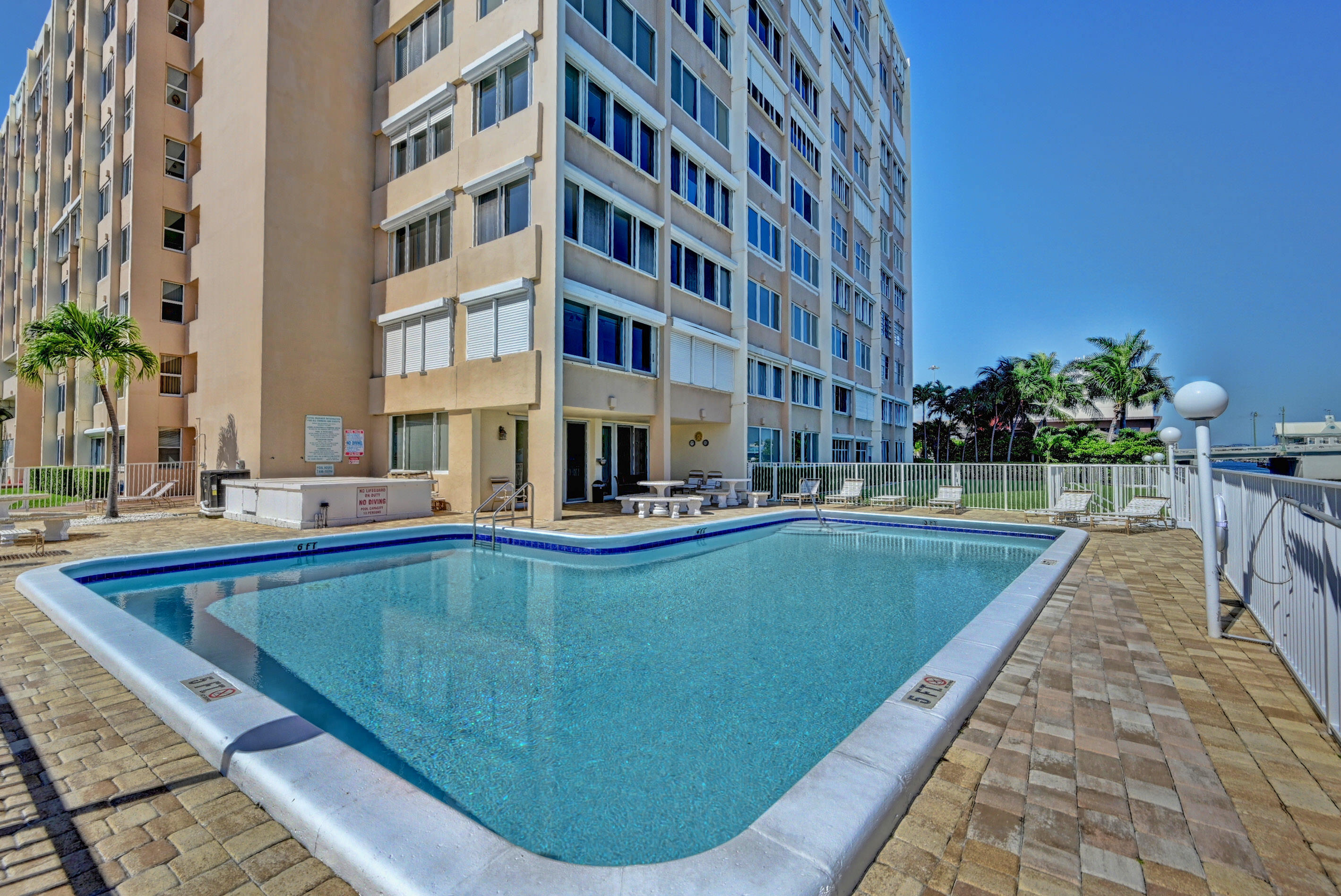 ROYAL MARINER CONDO - Residential
