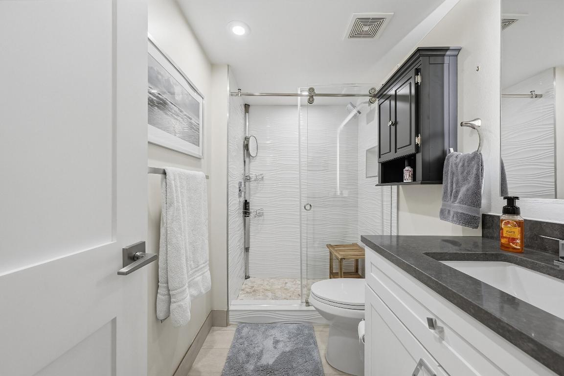 ROYAL MARINER CONDO - Residential