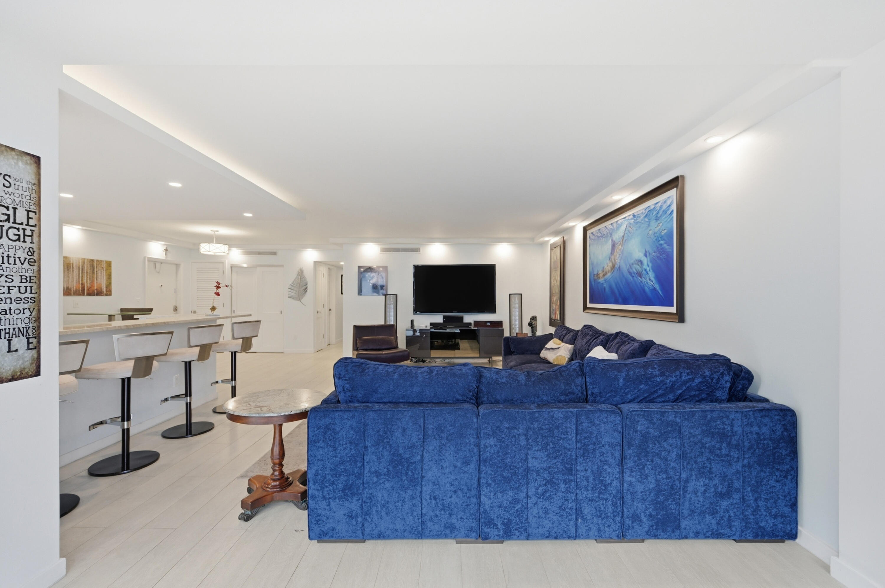 ROYAL MARINER CONDO - Residential