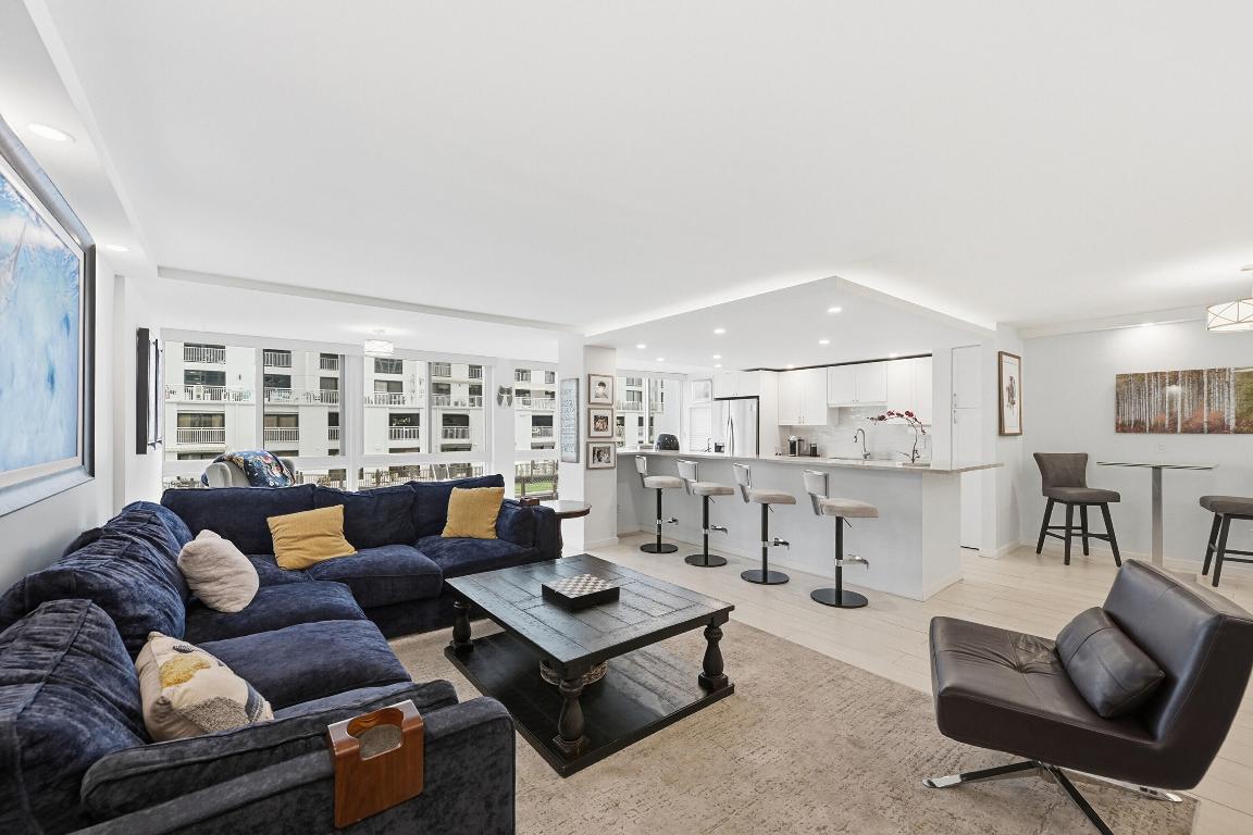 3100 NE 49th Street 206