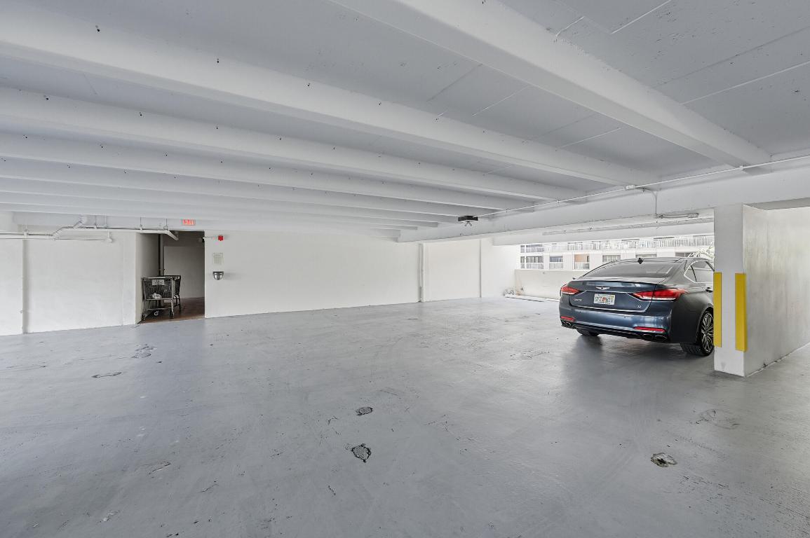 ROYAL MARINER CONDO - Residential