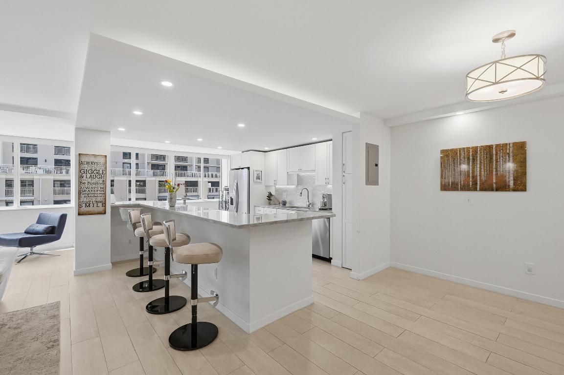 ROYAL MARINER CONDO - Residential