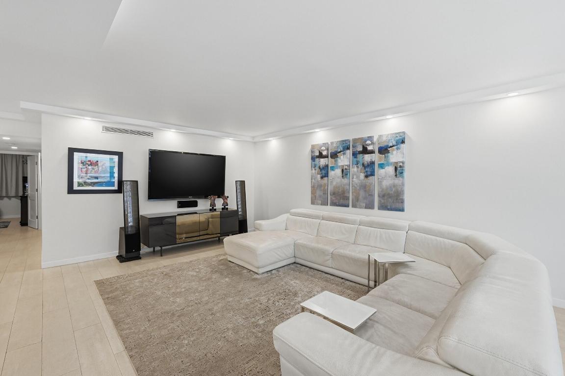 ROYAL MARINER CONDO - Residential