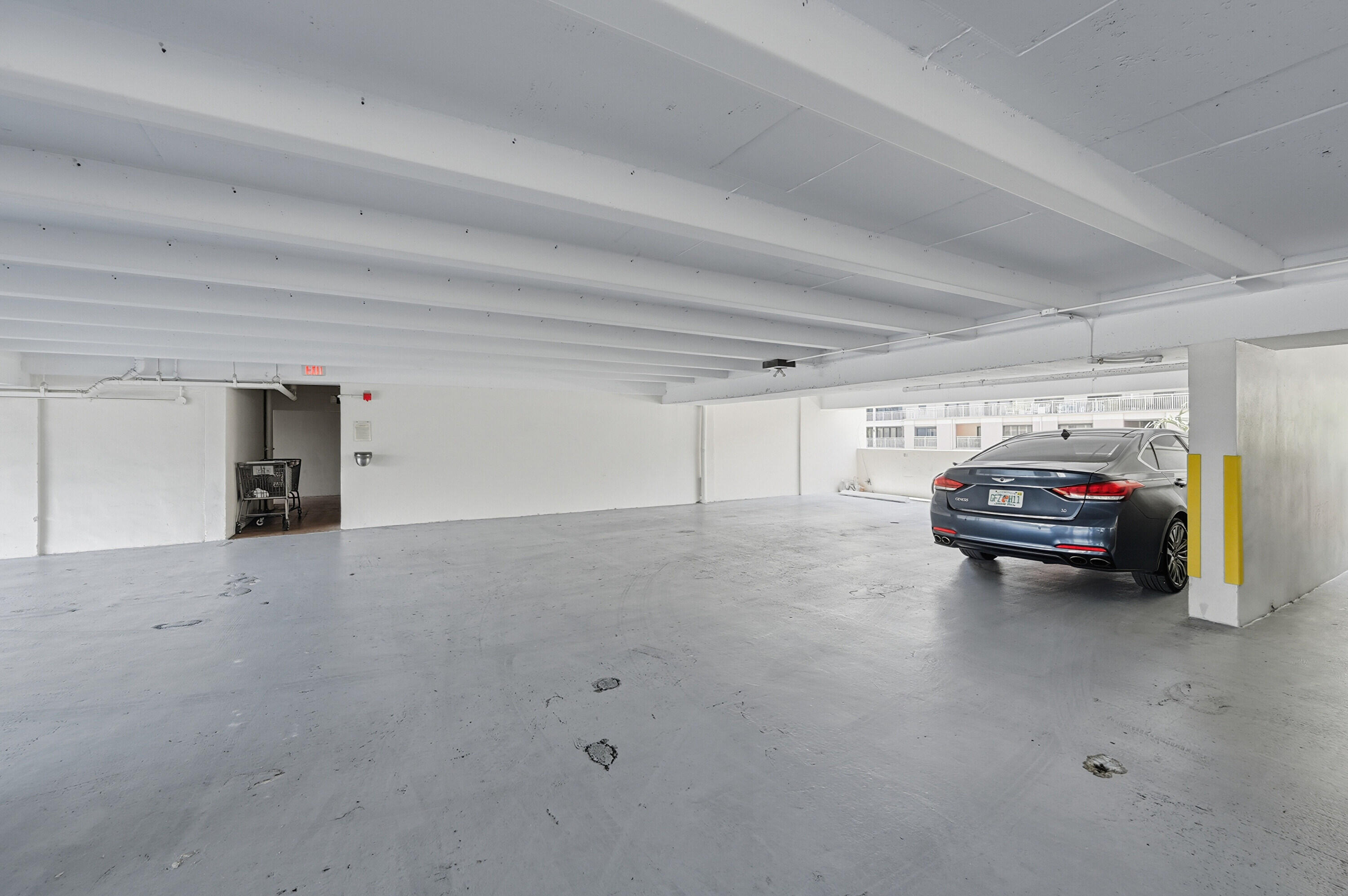 ROYAL MARINER CONDO - Residential