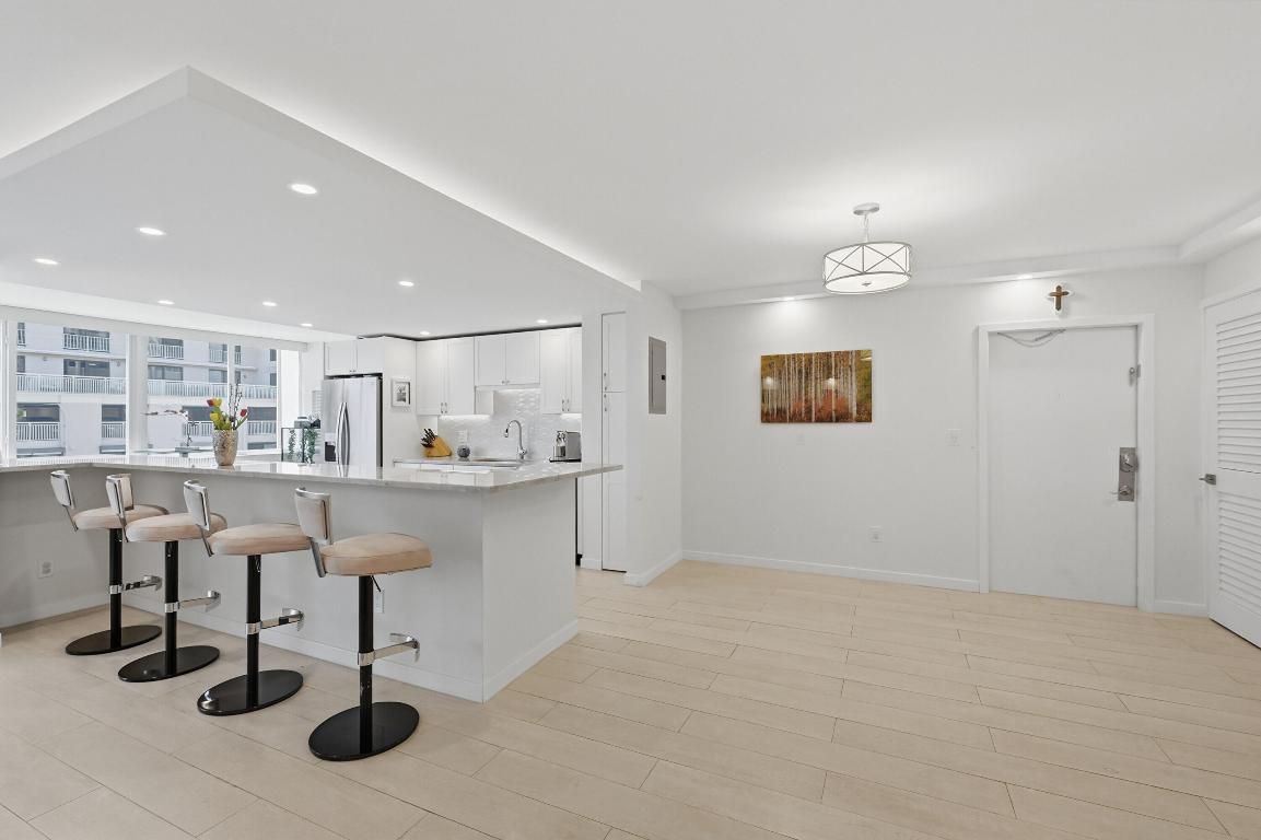 3100 NE 49th Street 206