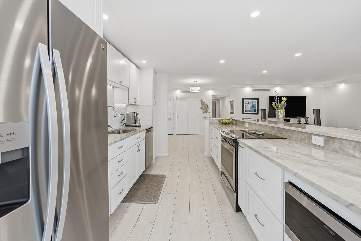 ROYAL MARINER CONDO - Residential