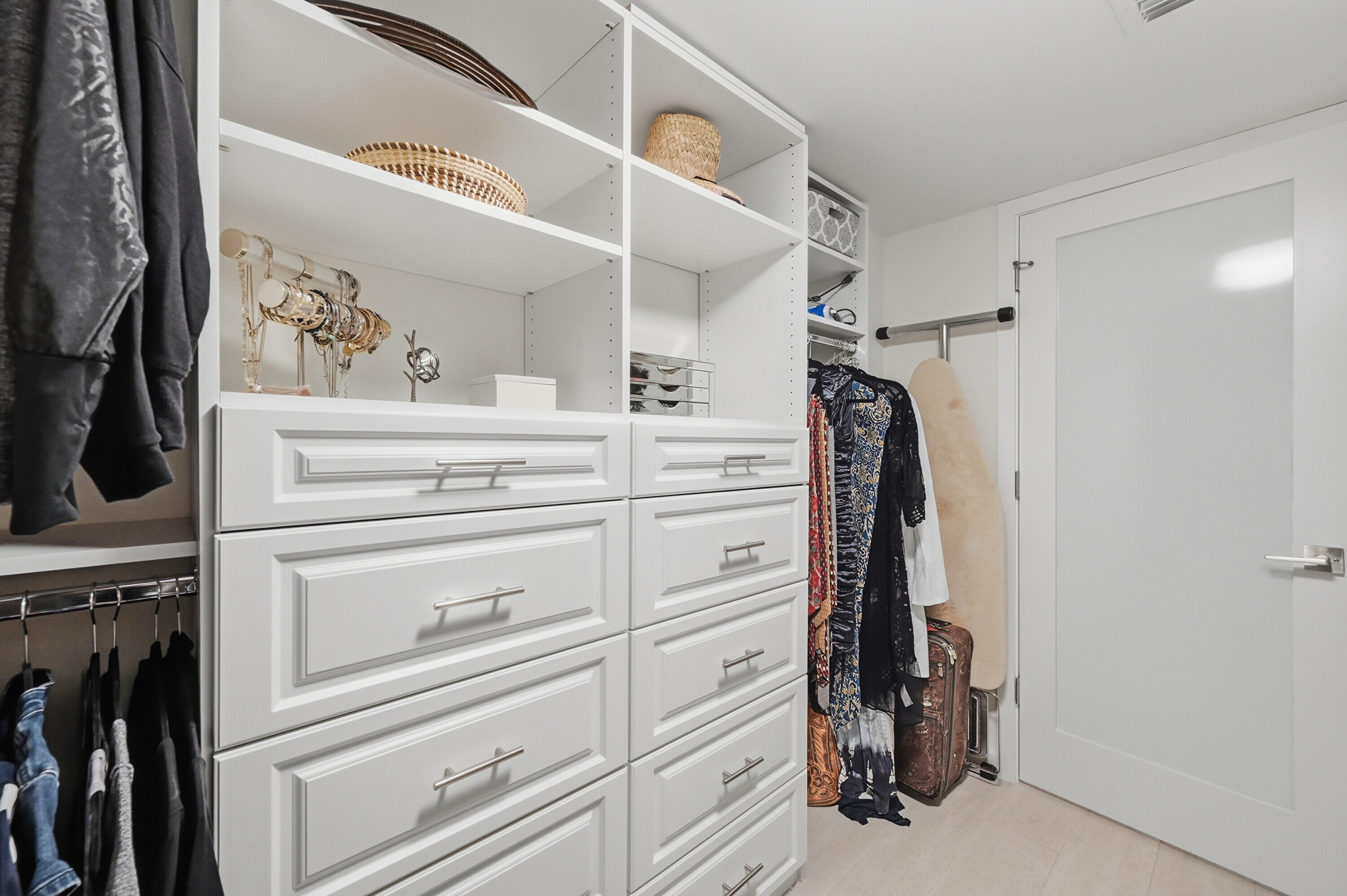ROYAL MARINER CONDO - Residential