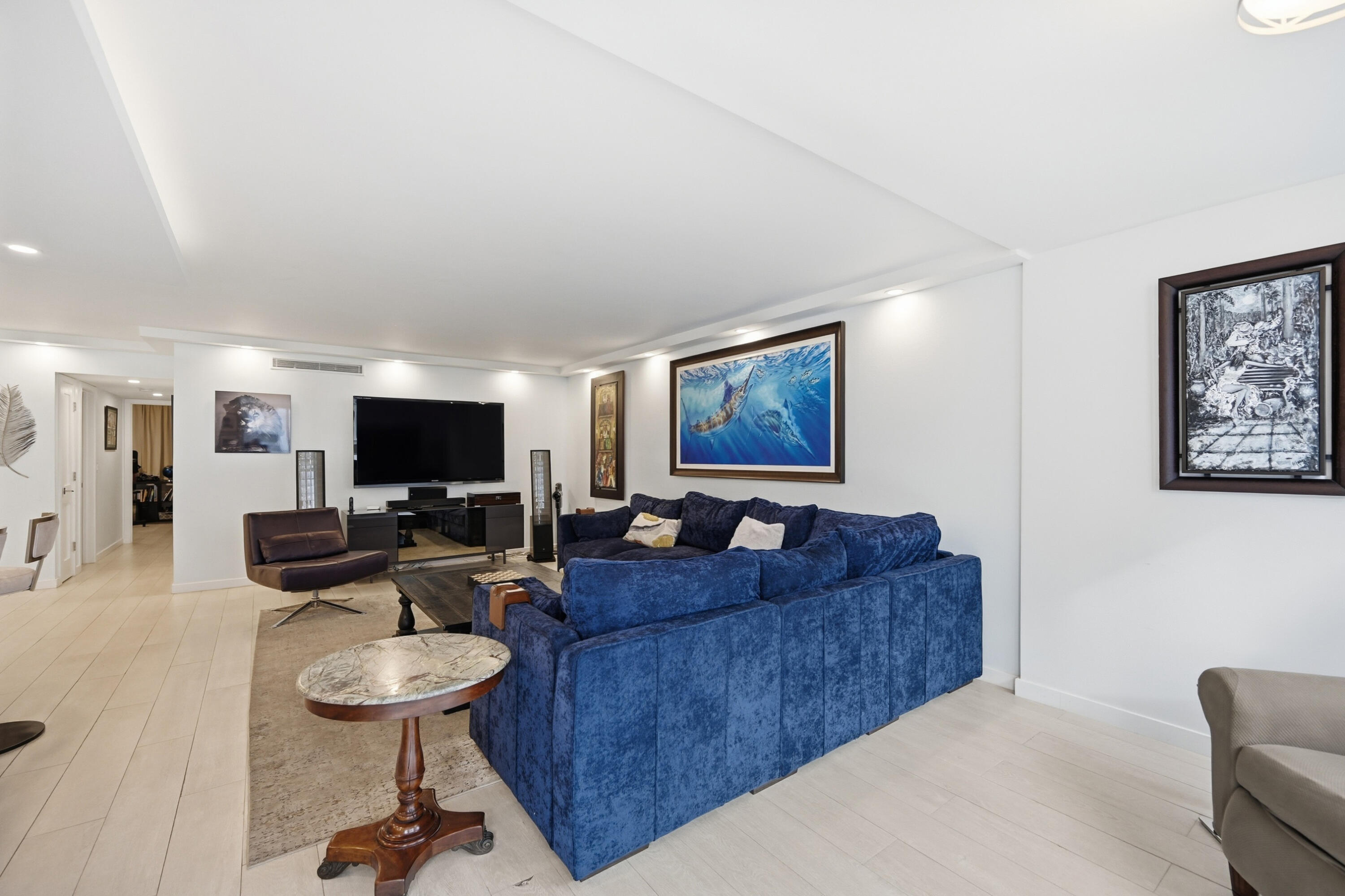 ROYAL MARINER CONDO - Residential