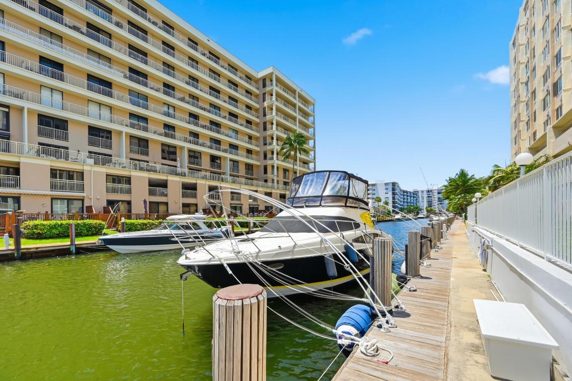 ROYAL MARINER CONDO - Residential