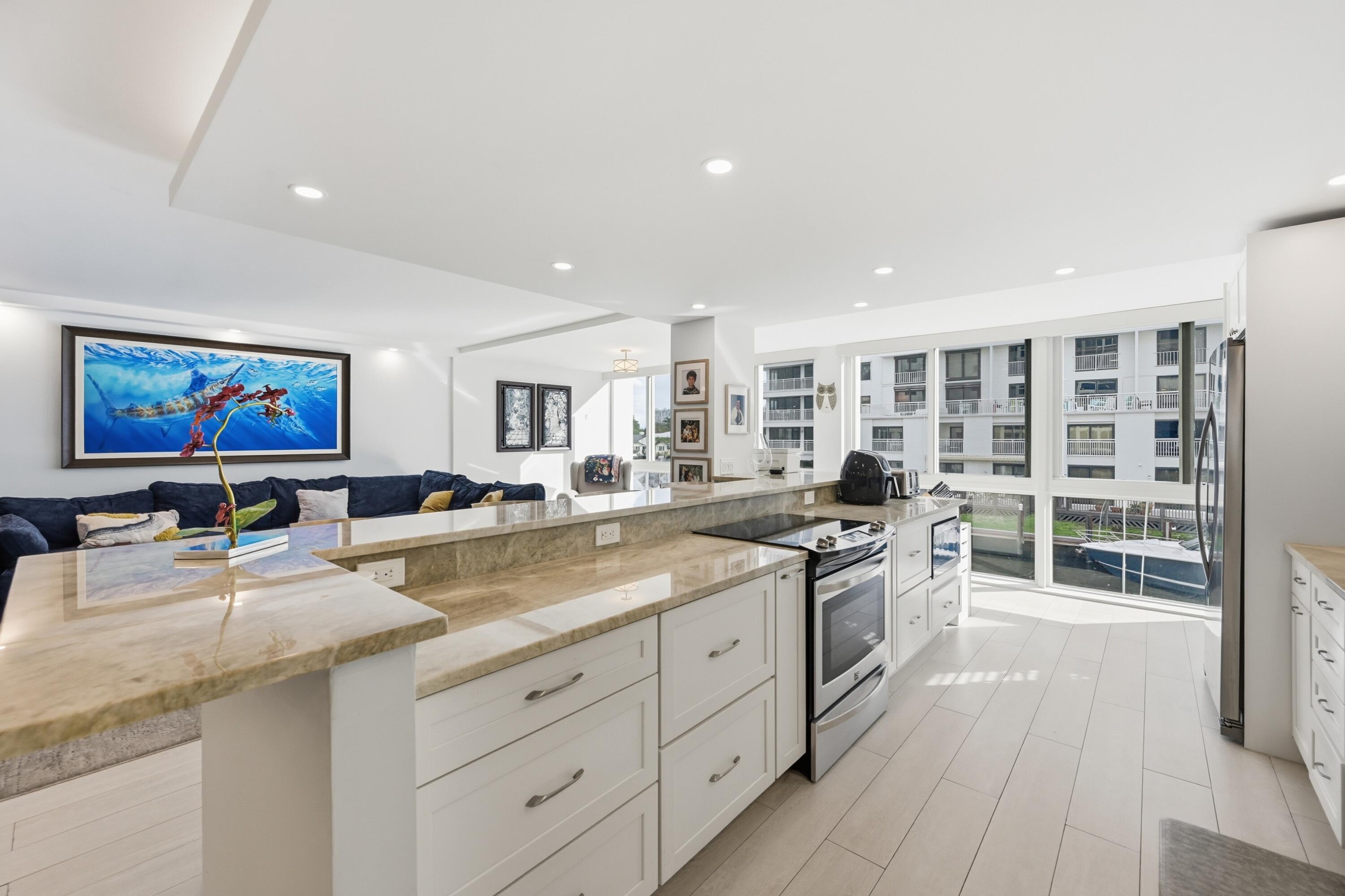 ROYAL MARINER CONDO - Residential