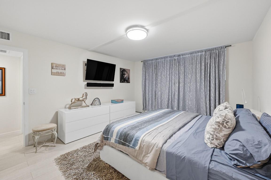 ROYAL MARINER CONDO - Residential