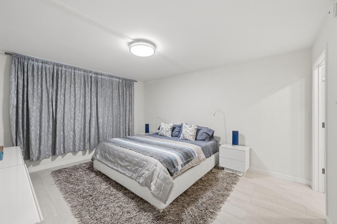 ROYAL MARINER CONDO - Residential