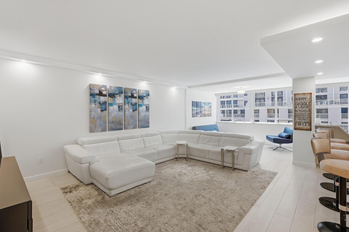 ROYAL MARINER CONDO - Residential