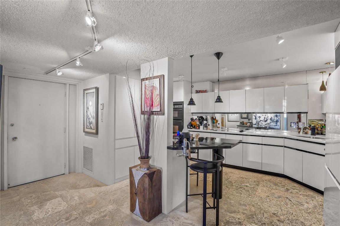 Venetian Condominium - Residential