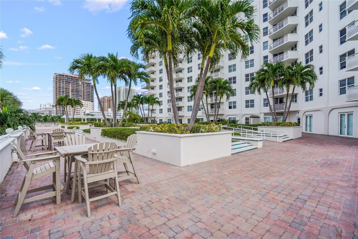 Venetian Condominium - Residential