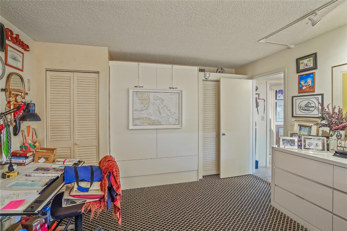 Venetian Condominium - Residential